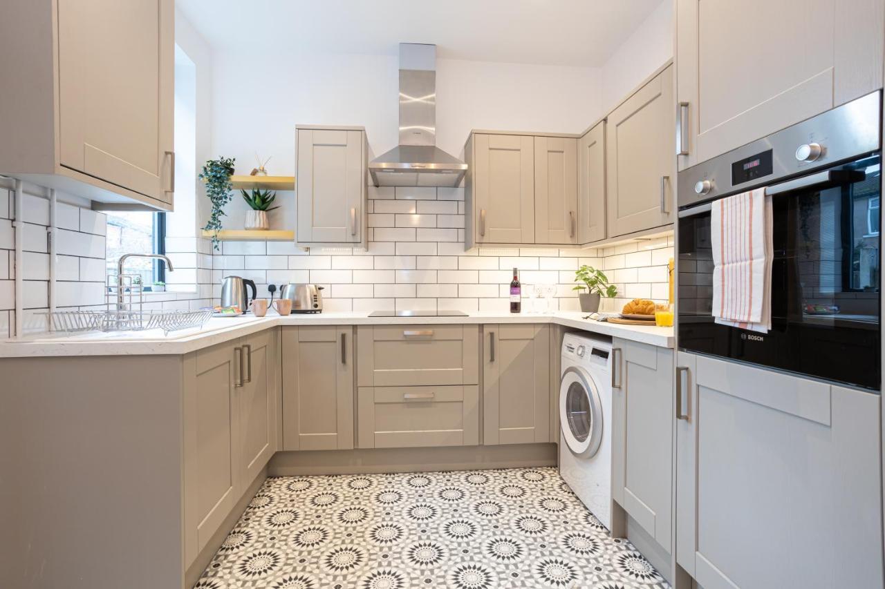 Stunning Scandi 3 Bed House In Manchester-Parking Villa Exterior foto